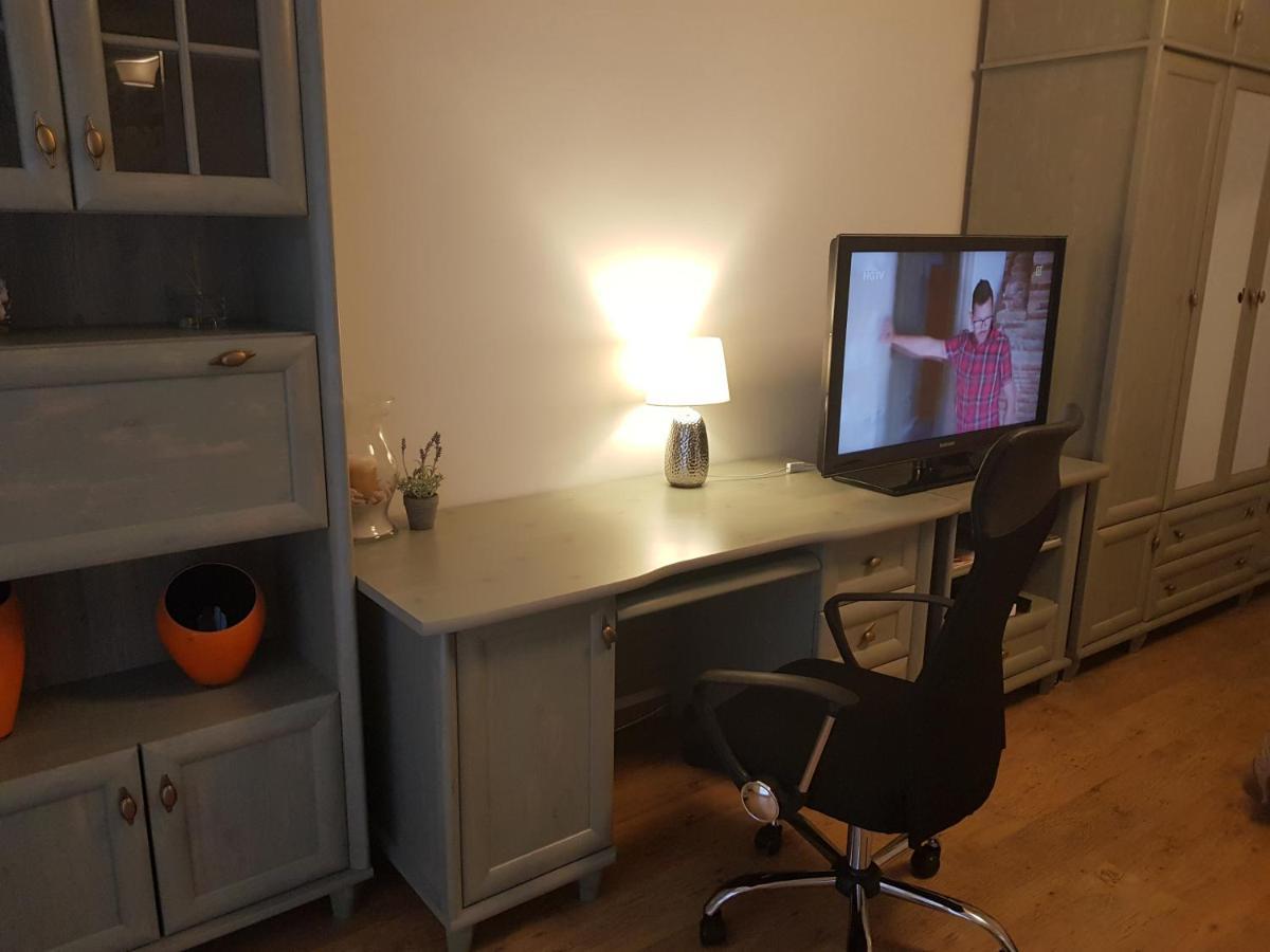 Przytulna I Przestrzenna Garsoniera- Centrum Tarnow Bagian luar foto